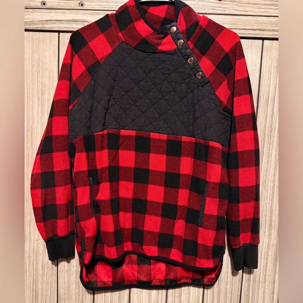 Buffalo Plaid Fleece Pullover – Red & Black | Size Small